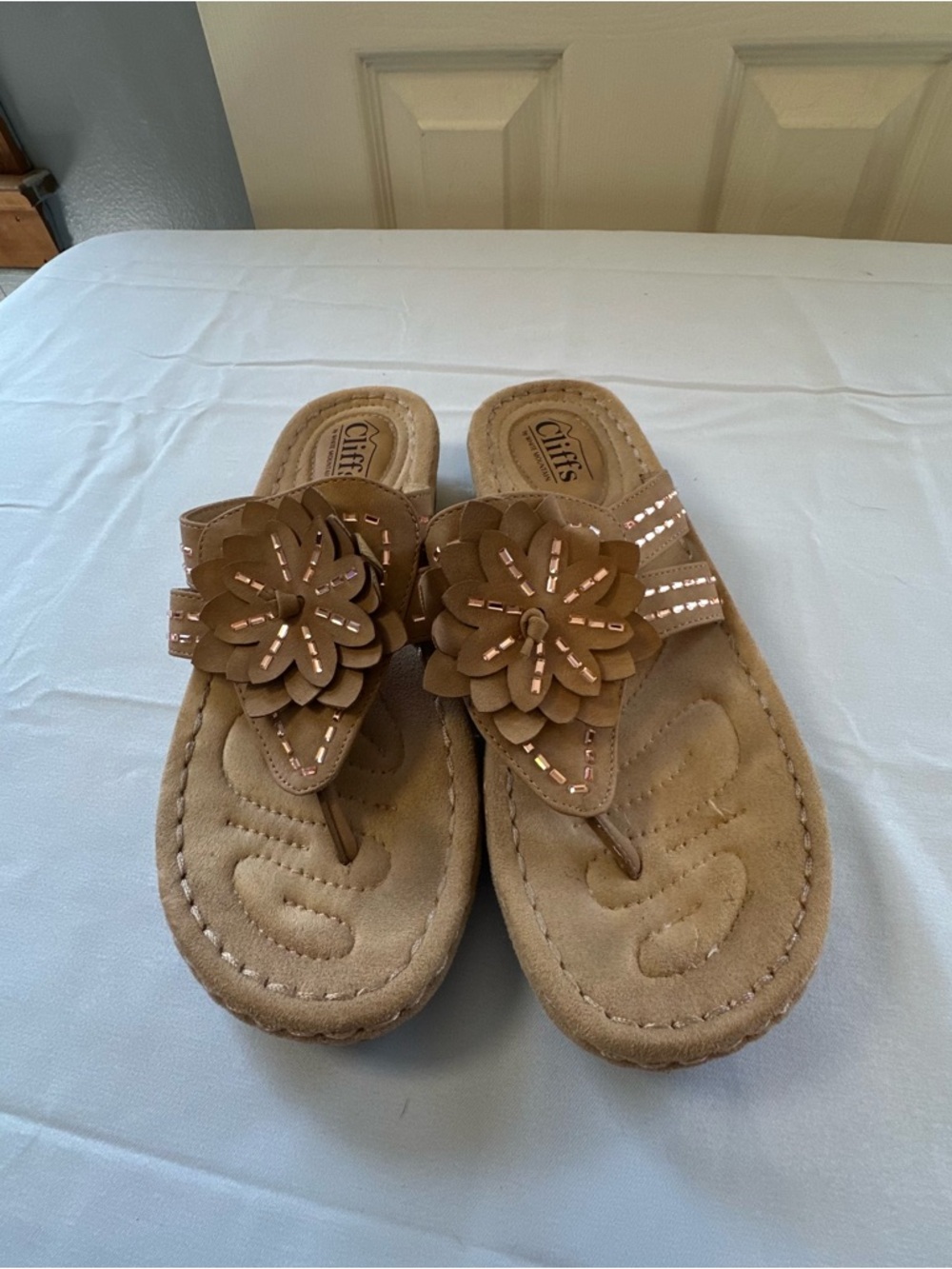 Cliffs by WHITE MOUNTAIN Tan Floral Toe-Post Sandals with Metallic Stitching